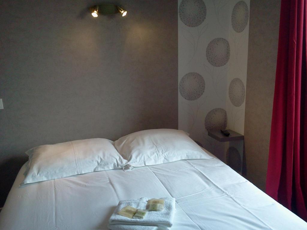 Hotel Restaurant Le Phare Perros-Guirec Room photo