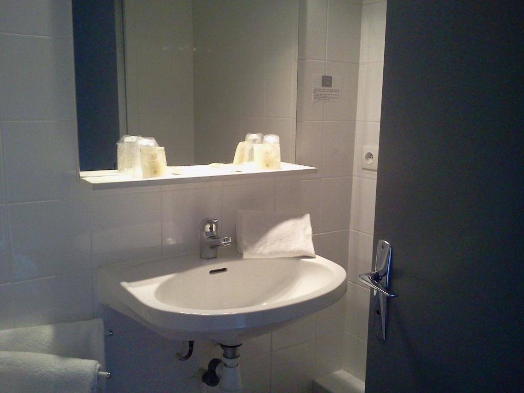 Hotel Restaurant Le Phare Perros-Guirec Room photo
